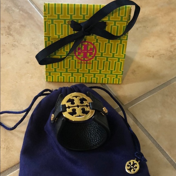 Tory Burch Jewelry - BRAND NEW Tory Burch bracelet